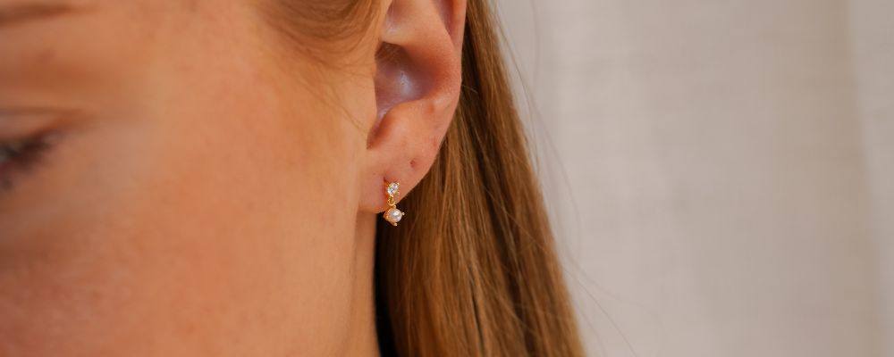 Screw Back Earrings, What are Screw Back Earrings