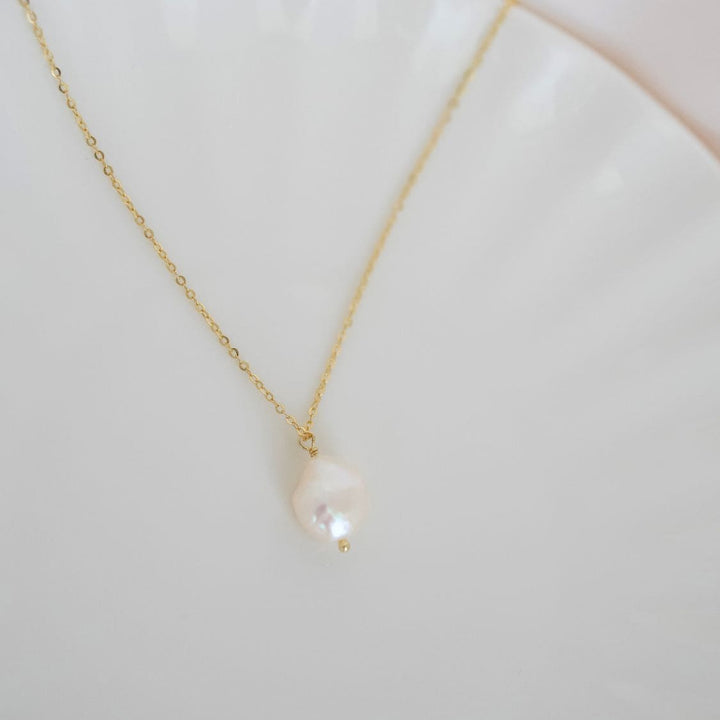 Lilou Baroque Pearl Pendant Necklace Gold