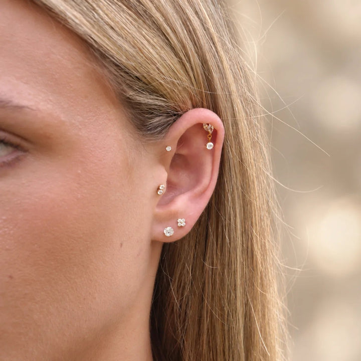 Clover Crystal Titanium Flatback Stud – Single