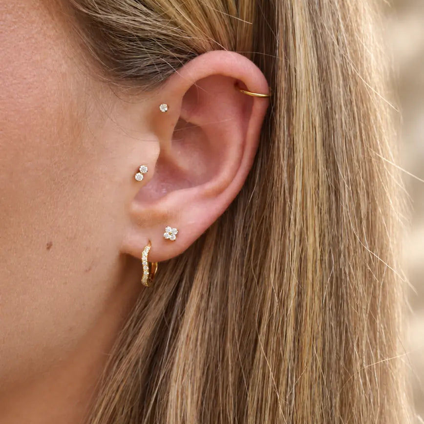 Clover Crystal Titanium Flatback Stud – Single