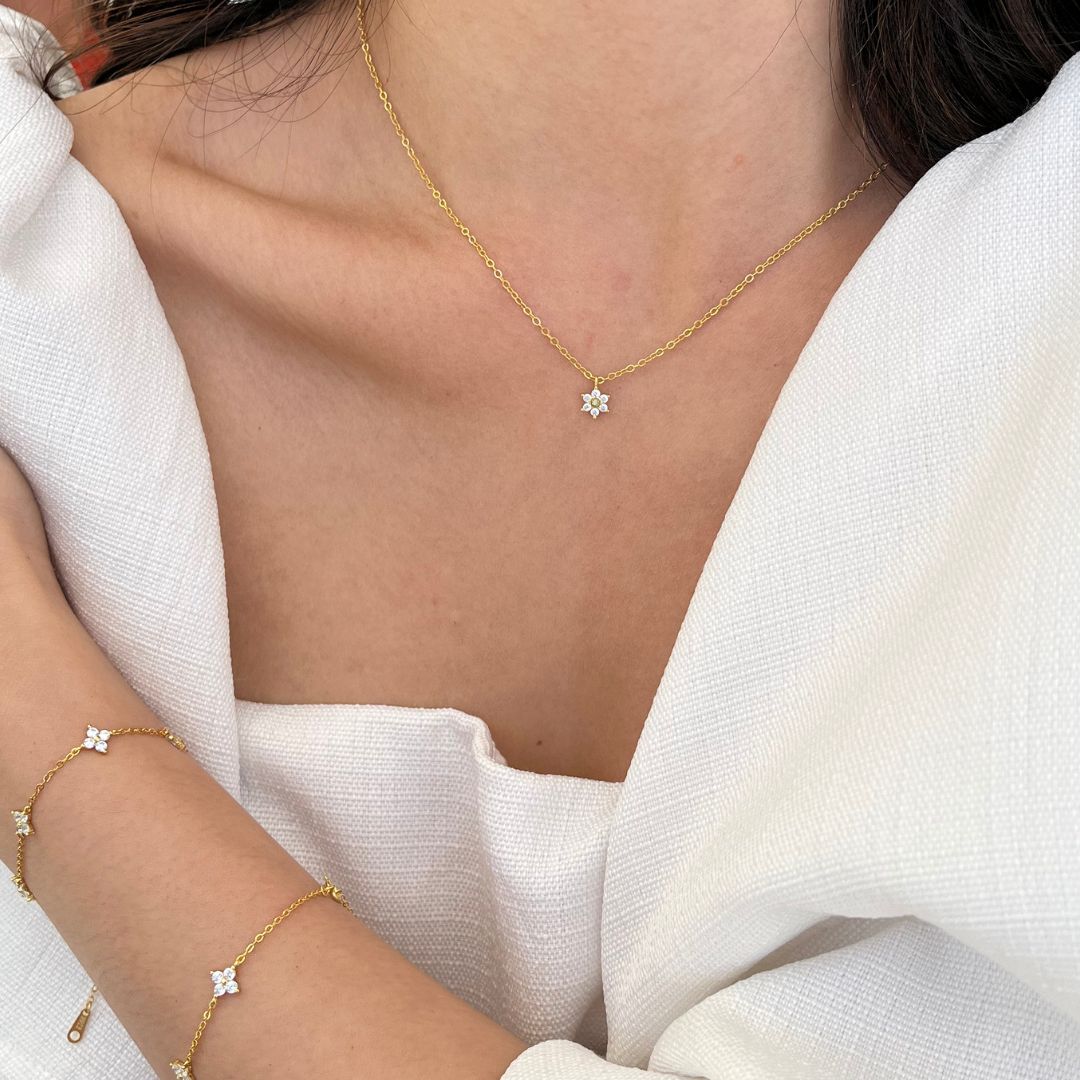Elara Flower Gold Pendant Necklace
