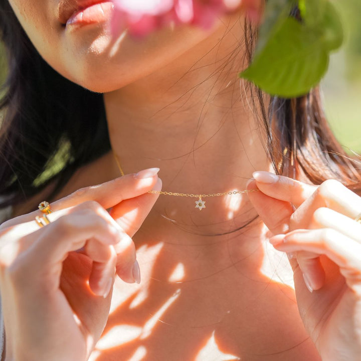 Elara Flower Gold Pendant Necklace