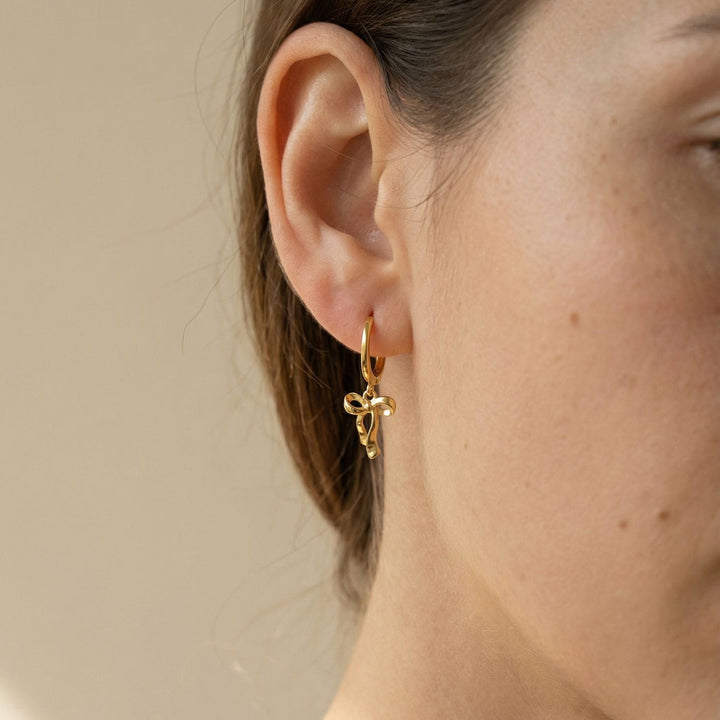 Élise Gold Bow Earrings