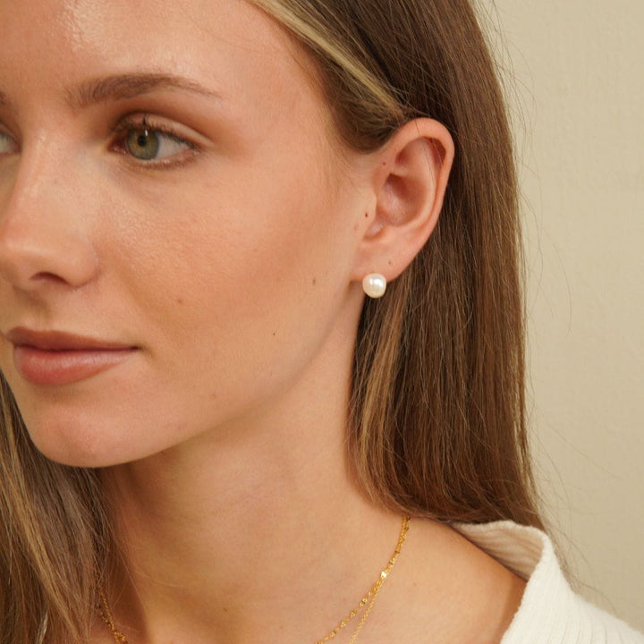 Florence Baroque Pearl Stud Earrings Gold