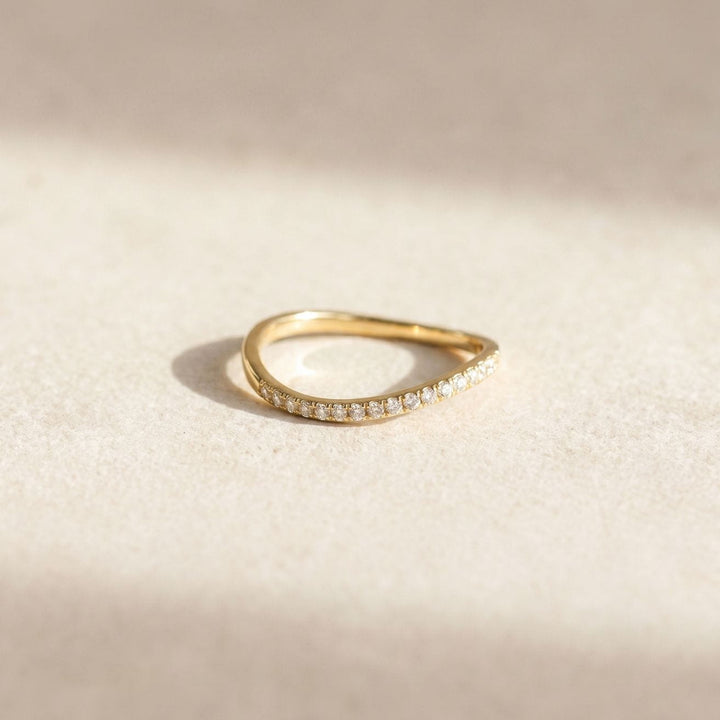 Lune Pavé Wave Ring