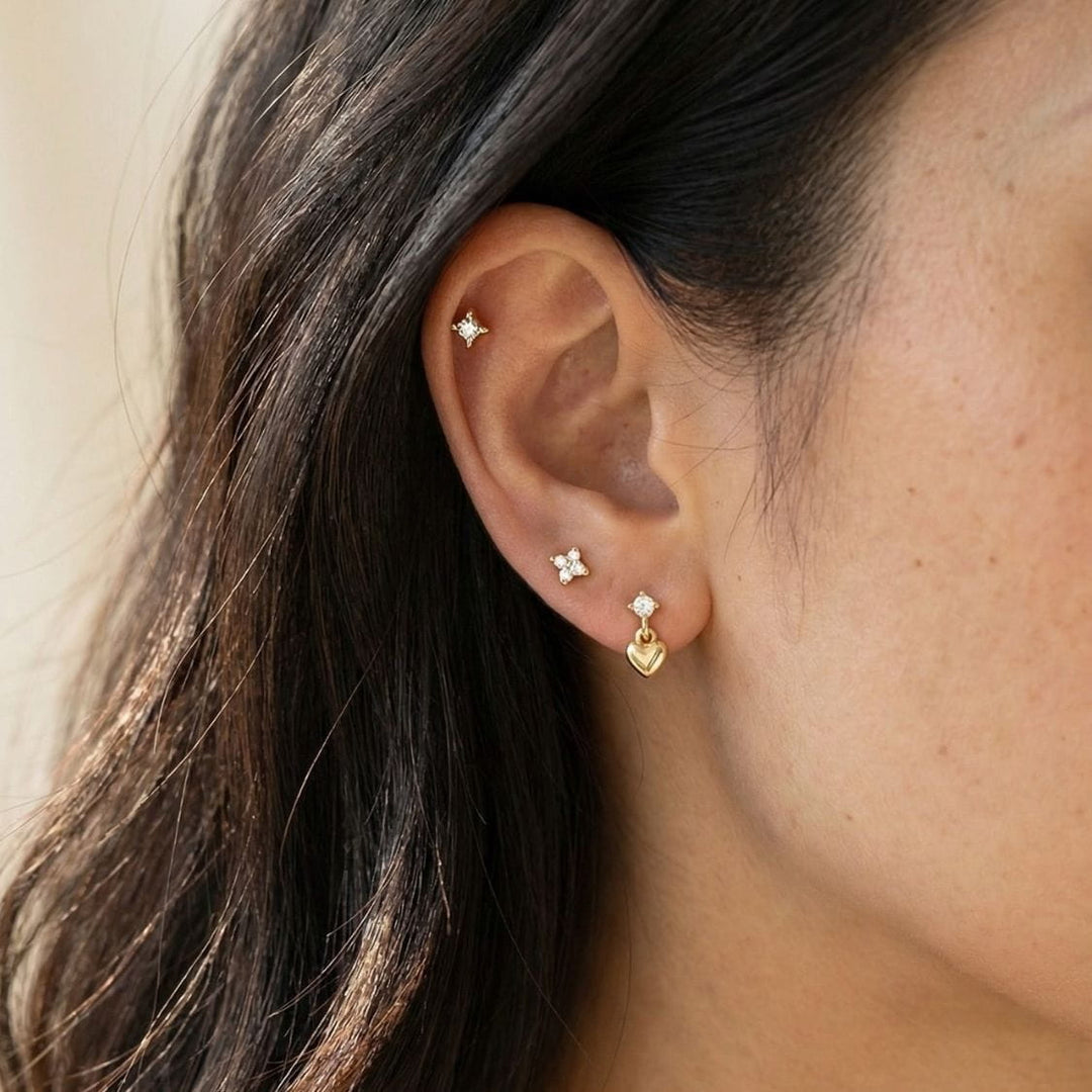 Vera Gold Star Screw Back Stud Earrings