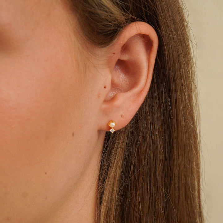 Vivienne Pearl Sparkle Stud Earrings Gold