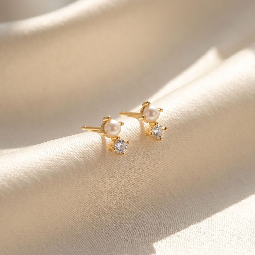Vivienne Pearl Sparkle Stud Earrings Gold