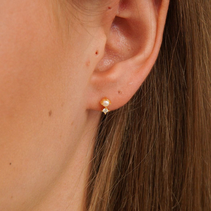 Vivienne Pearl Sparkle Stud Earrings Gold