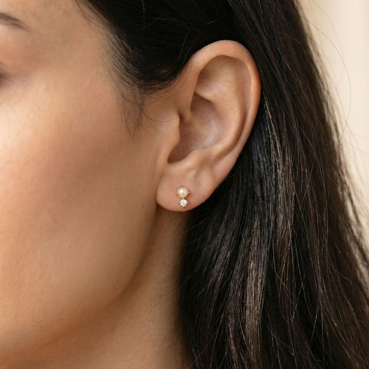 Vivienne Pearl Sparkle Stud Earrings Gold